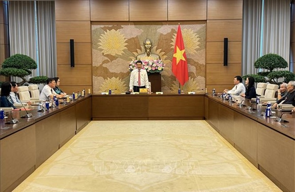 Phó Chủ tịch Quốc hội Vũ Hồng Thanh gặp mặt Đoàn đại biểu Quốc hội các khóa tỉnh Lâm Đồng
