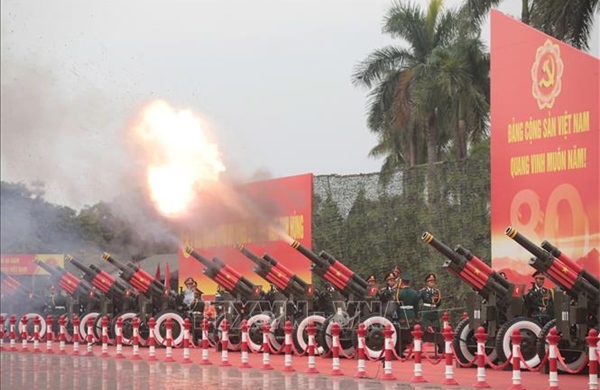 Dàn pháo khai hỏa tại sân vận động Mỹ Đình trong Tổng duyệt A80
