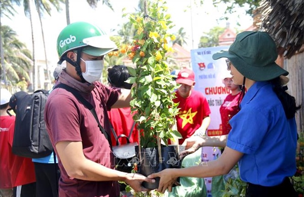 Khơi dậy tinh thần hành động vì môi trường trong toàn xã hội