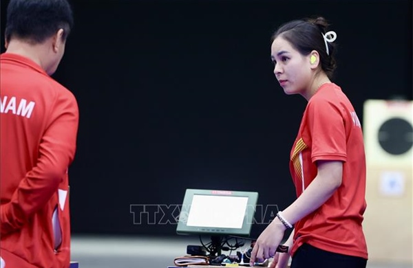 Tặng bằng khen cho các vận động viên, huấn luyện viên đạt thành tích xuất sắc năm 2025