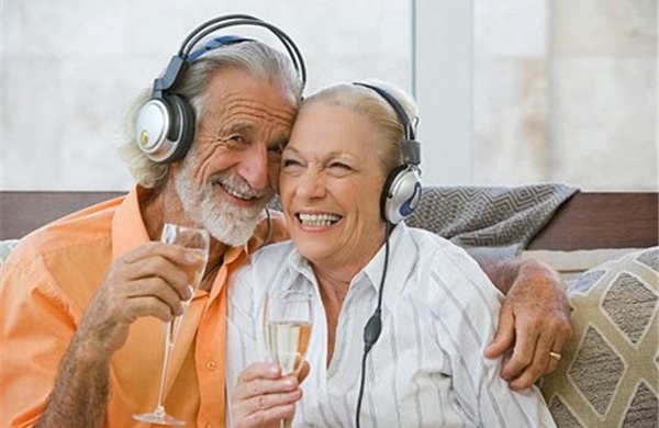 Âm nhạc có thể làm giảm nguy cơ sa sút trí tuệ ở người cao tuổi