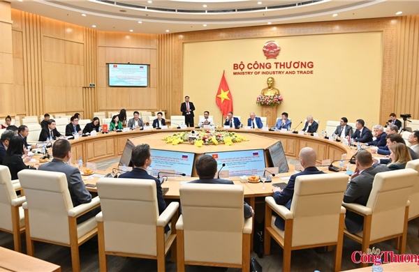 Việt Nam - Liên bang Nga hợp tác phát triển công nghiệp, đổi mới sáng tạo