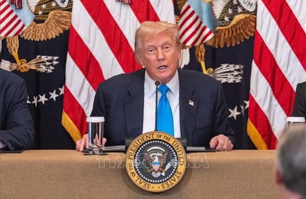 'Thẻ Vàng Trump' và những giới hạn pháp lý