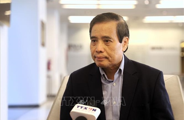 Kinh tế Việt Nam ngoạn mục vượt lên trong thách thức