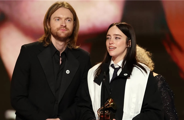 Grammy 2026: Ca khúc của năm gọi tên ‘Wildflower’