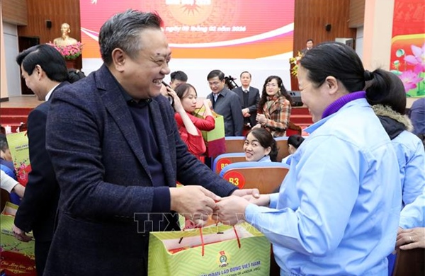 Chăm lo Tết cho người có công, người lao động khó khăn trên cả nước