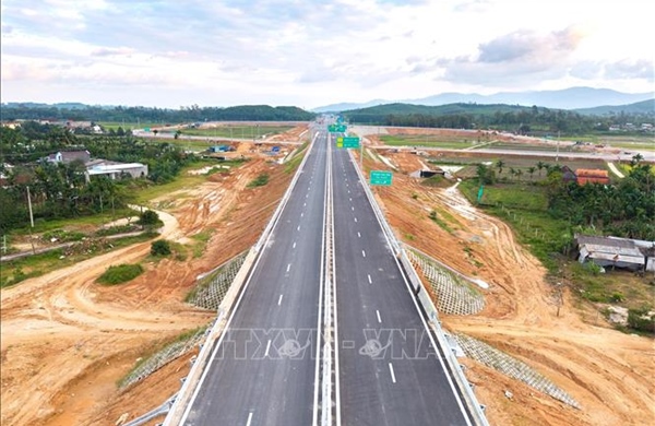 Đưa vào vận hành cao tốc Quảng Ngãi - Hoài Nhơn lúc 11h ngày 12/2