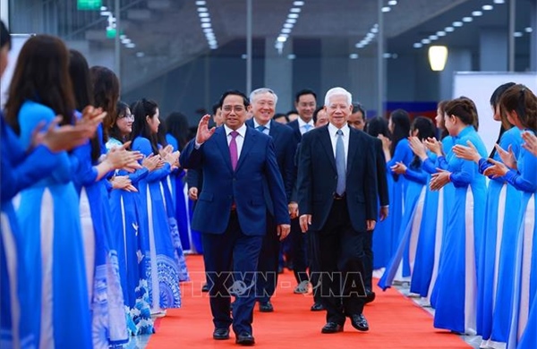 Thủ tướng Phạm Minh Chính dự Chương trình nghệ thuật kỷ niệm Ngày sinh Thủ tướng Phạm Văn Đồng