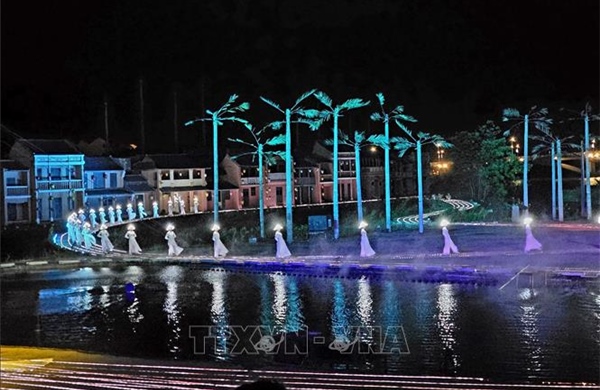 Hội An rực rỡ trong đêm khai mạc Lễ hội Ánh sáng và Di sản