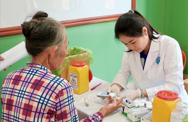 Chung tay chăm sóc sức khỏe người dân ở Đông Nam Campuchia