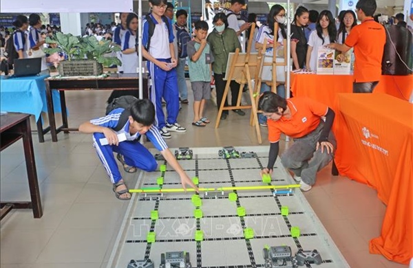 Khơi nguồn tri thức, kiến tạo tương lai số