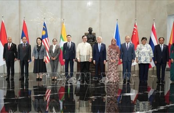 Hội nghị quan chức cao cấp ASEAN: Tăng cường đoàn kết, vượt qua thách thức