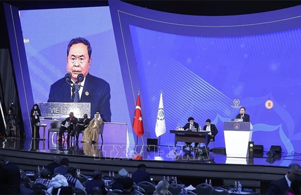 Thứ trưởng Ngoại giao Đặng Hoàng Giang trả lời phỏng vấn về kết quả chuyển công tác của Chủ tịch Quốc hội Trần Thanh Mẫn