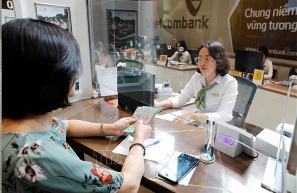 Lãi suất huy động giảm trên diện rộng, lãi suất cho vay điều chỉnh còn ‘nhỏ giọt’