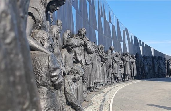 Khi lịch sử trở thành lời nhắc về hòa bình