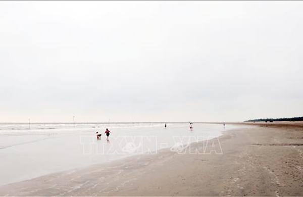 Du lịch biển Ninh Bình: 'Viên ngọc thô' chờ ngày tỏa sáng