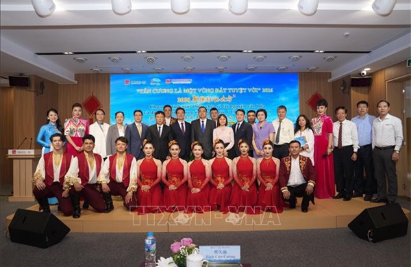 Thúc đẩy hợp tác du lịch Việt Nam - Trung Quốc qua chương trình quảng bá du lịch Tân Cương