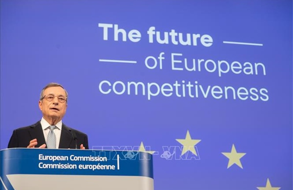 Cựu Chủ tịch ECB Mario Draghi nhận giải thưởng danh giá Charlemagne
