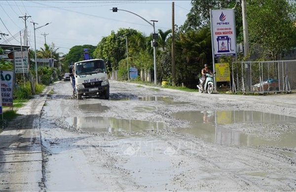 Dự án sửa chữa Quốc lộ 30 thi công dở dang, đường xuống cấp nghiêm trọng