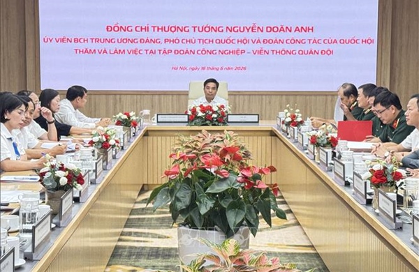  Làm thực chất, phục vụ thiết thực cho Quốc hội và lợi ích của nhân dân