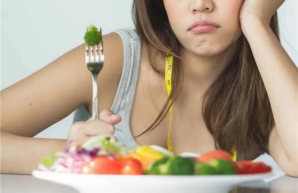 Cảnh báo nguy cơ gia tăng chứng rối loạn ăn uống ở thanh thiếu niên