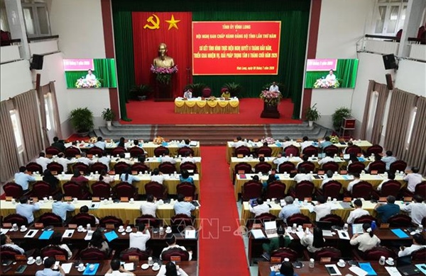 Tháo gỡ điểm nghẽn, tạo động lực tăng trưởng những tháng cuối năm