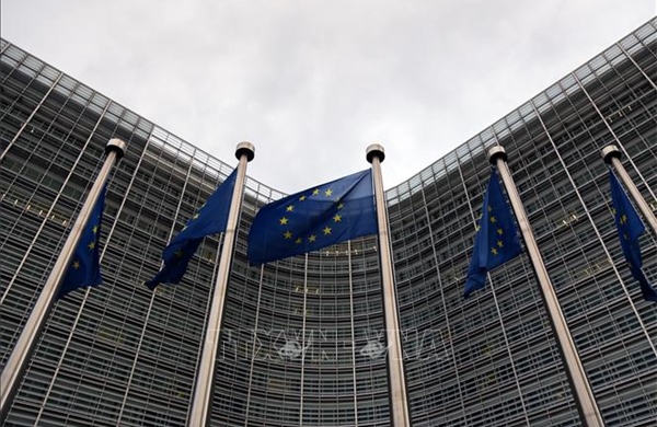 EU lo ngại các nhà sản xuất hóa chất xây dựng thông đồng ấn định giá