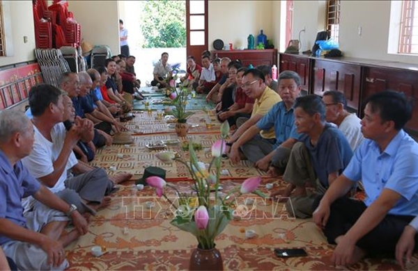 Chính quyền ‘trà đàm’ để lắng nghe nhân dân