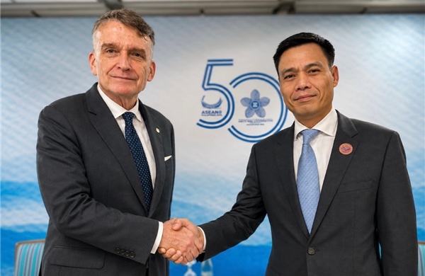 Thứ trưởng Ngoại giao Đặng Hoàng Giang gặp Quyền Giám đốc UNRWA