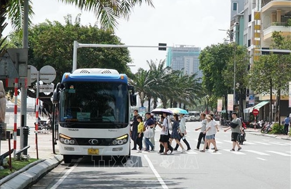Phát triển đô thị đa trung tâm để giảm ùn tắc giao thông