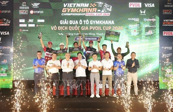 Trao giải Cuộc đua ô tô Gymkhana Vô địch Quốc gia