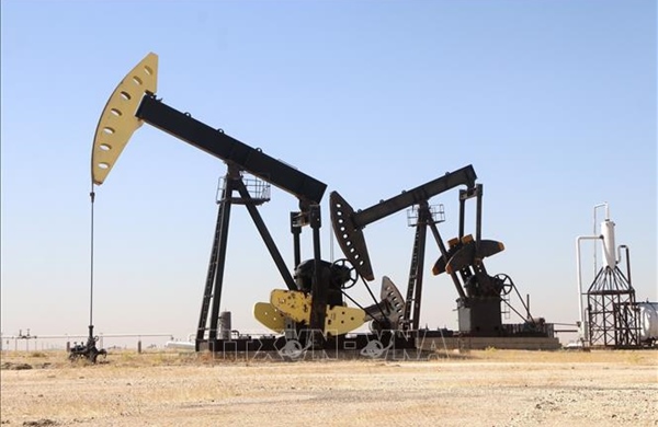 Giá dầu giảm khi Mỹ tăng sức ép trừng phạt Iran