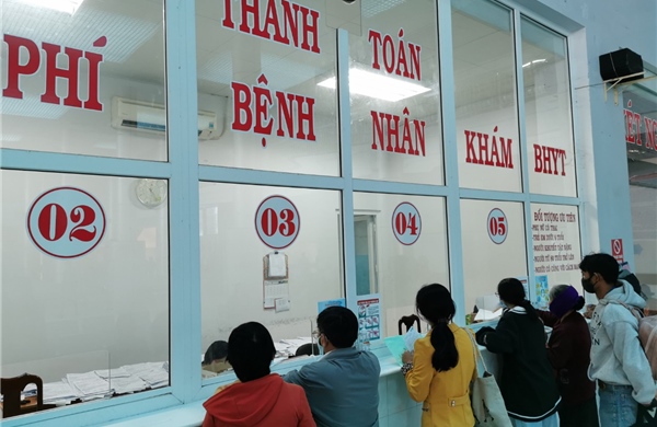 Đẩy mạnh dịch vụ số, tạo thuận lợi khi gia hạn thẻ bảo hiểm y tế