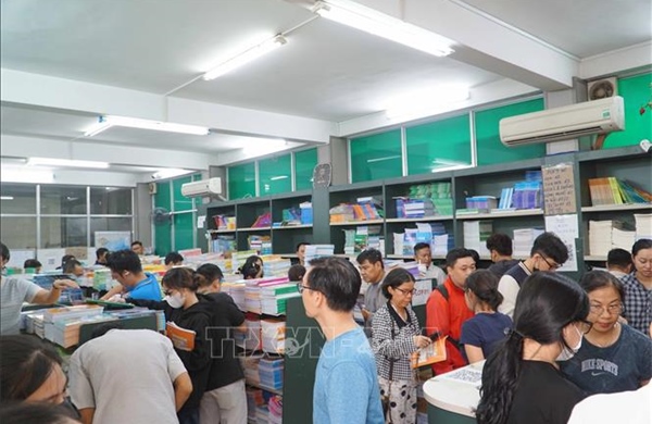 Thành phố Hồ Chí Minh hỗ trợ học tập linh hoạt khi chưa đủ sách giáo khoa