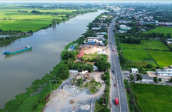 Khai mở tiềm năng kinh tế từ tuyến sông Vàm Cỏ Đông