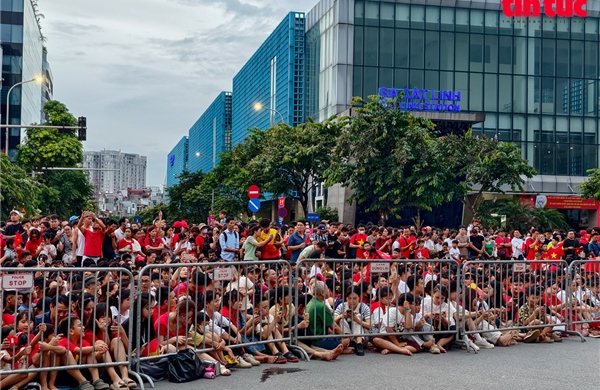 Metro Hà Nội đón lượng khách kỷ lục sau 2 đợt tổng hợp luyện A80