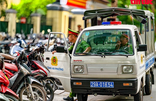 Phường Ba Đình xử phạt nghiêm bãi đỗ xe &#39;mất tự chịu&#39;