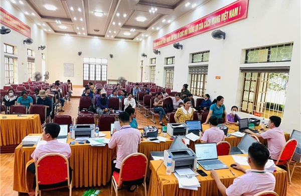 Phòng giao dịch NHCSXH Lục Yên – Chi nhánh tỉnh Lào Cai hoạt động hiệu quả sau sát nhập