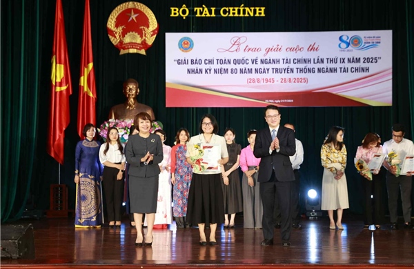 Báo Tin tức và Dân tộc đạt giải C &#39;Giải báo chí toàn quốc về ngành Tài chính&#39;