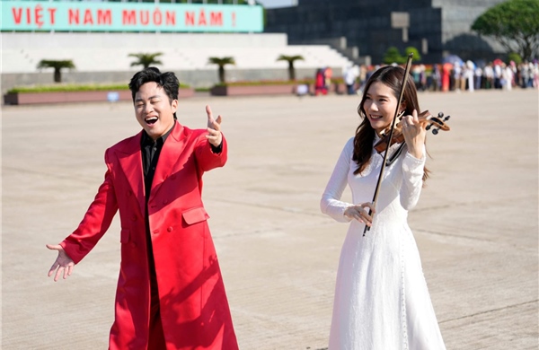 Giải mã thành công của MV &#39;Việt Nam - Tự hào tiếp bước tương lai&#39;