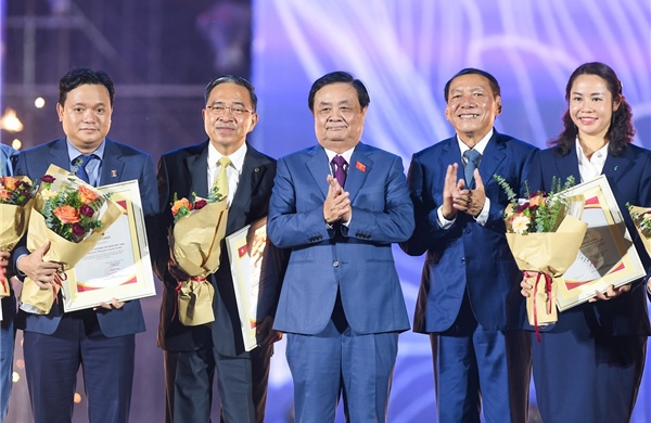 Vingroup nhận giải thưởng &#39;Không gian trưng bày tiêu biểu&#39; tại Triển lãm Thành tựu đất nước