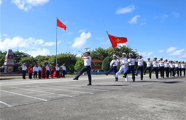 Tiếng đàn ghi ta trên đảo Trường Sa Lớn