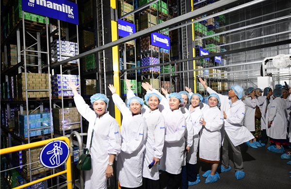 Vinamilk đón thế hệ 'đồng niên' tham quan nhà máy