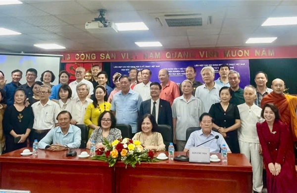 Hướng tới xây dựng hệ sinh thái chăm sóc sức khỏe toàn dân