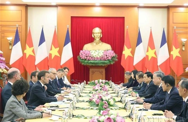 Việt Nam - Pháp củng cố hợp tác trên nền tảng đối thoại và tin cậy