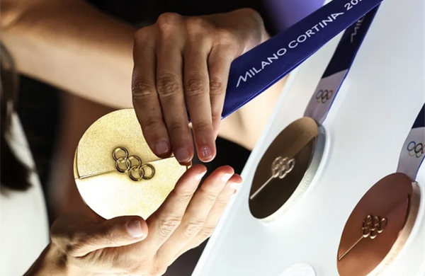 Kim loại quý leo thang, huy chương Thế vận hội Mùa đông ở Italy lập giá trị kỷ lục