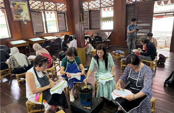 Nơi những sợi vải kể chuyện về 'xứ sở vạn đảo' 