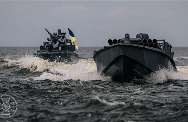 Bước chuyển lớn về vai trò của Ukraine từ việc hỗ trợ mở lại Eo biển Hormuz