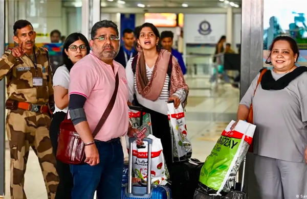 Thêm quốc gia châu Á khuyến cáo công dân rời Iran 'càng sớm càng tốt'