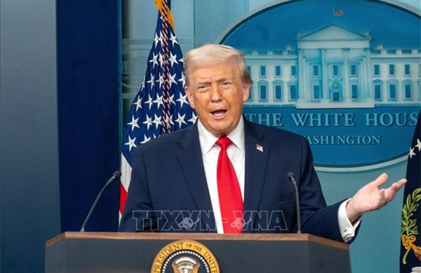 Tổng thống Trump: Các hãng ô tô Mỹ có thể tham gia sản xuất vũ khí